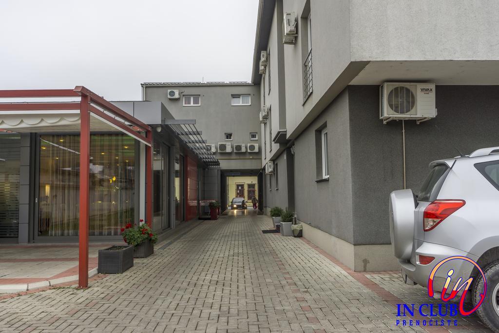 Apartment And Rooms In Club Indija 외부 사진