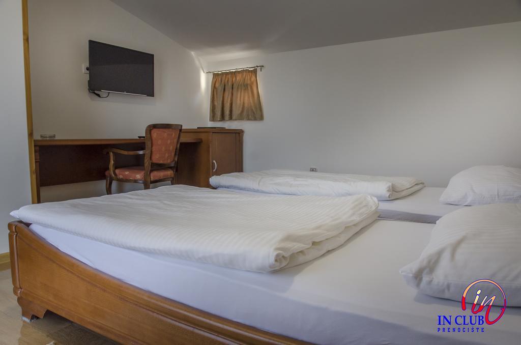 Apartment And Rooms In Club Indija 외부 사진