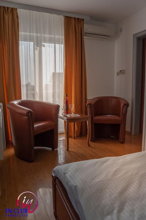 Apartment And Rooms In Club Indija 외부 사진